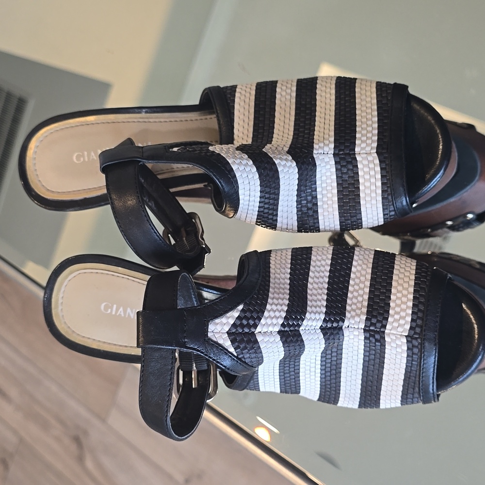Gianni Bini Black and White Women's Platform Heels Size 8 - Picture 2 of 10
